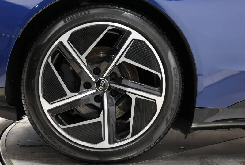 2024 Audi e-tron GT quattro Premium Plus