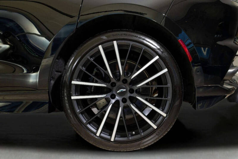 2025 Aston Martin DBX 707