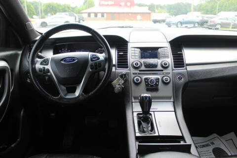 2017 Ford Taurus SEL