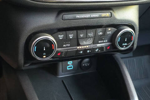 2022 Ford Escape Plug-In Hybrid Titanium