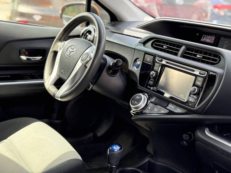 2015 Toyota Prius c Three