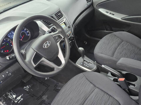 2017 Hyundai Accent SE