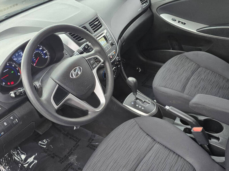 2017 Hyundai Accent SE