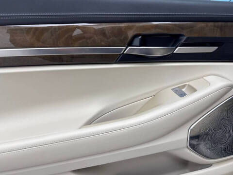 2019 Genesis G90