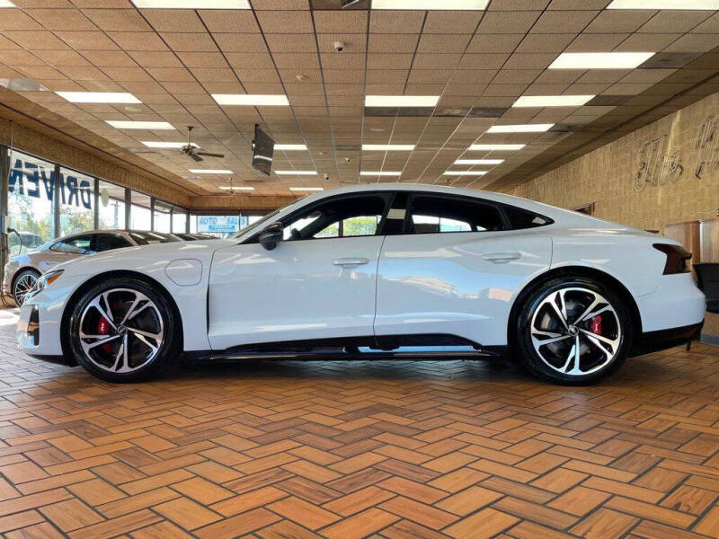 2023 Audi e-tron GT quattro Premium Plus