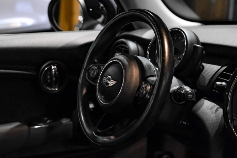 2017 MINI Hardtop 2 Door Cooper