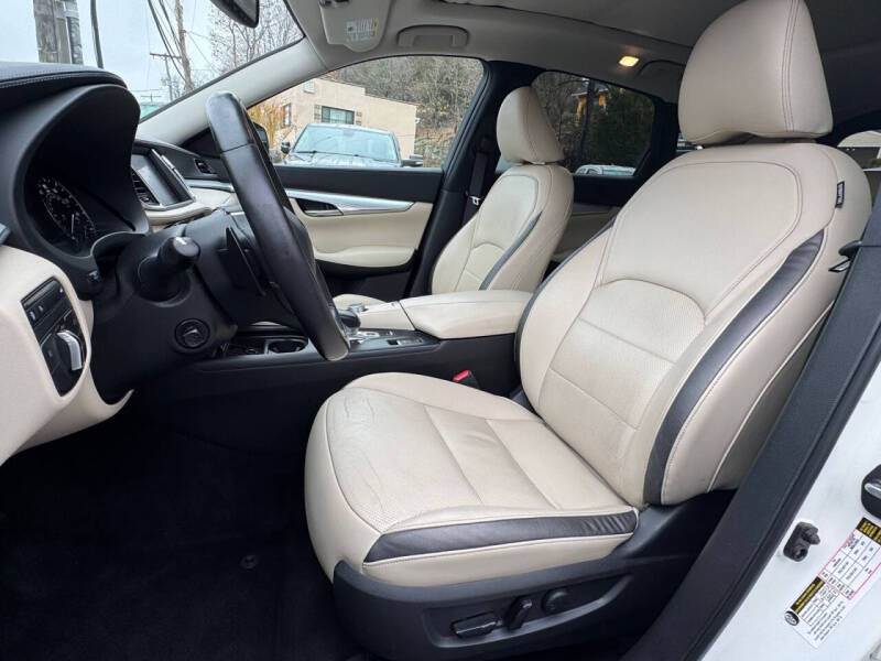 2019 Infiniti QX50 Essential