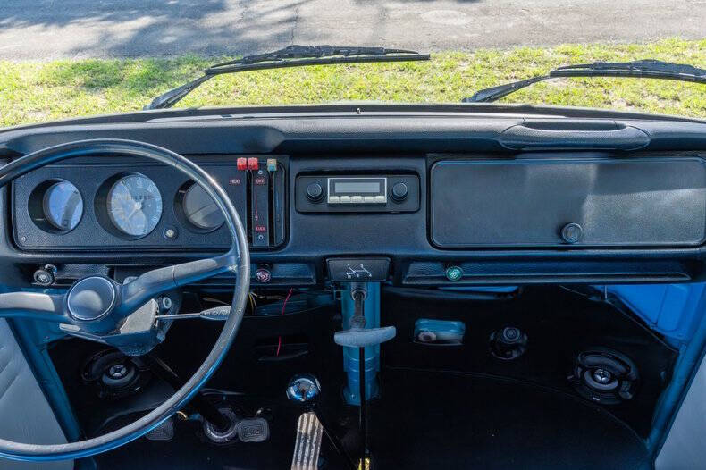 1973 Volkswagen Bus