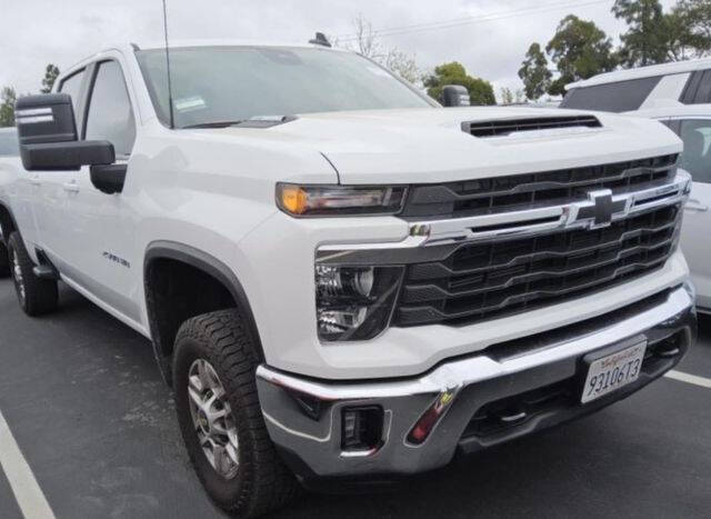 Used 2024 Chevrolet Silverado 2500HD LT with VIN 1GC4YNEY6RF128467 for sale in Bloomington, IL