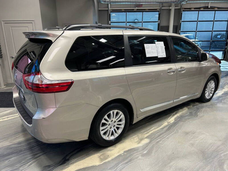 2017 Toyota Sienna