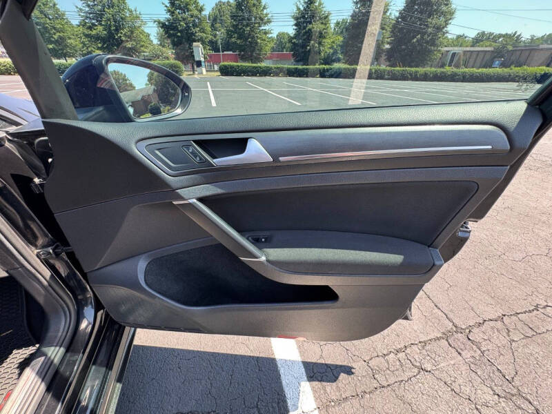 2021 Volkswagen Golf GTI SE