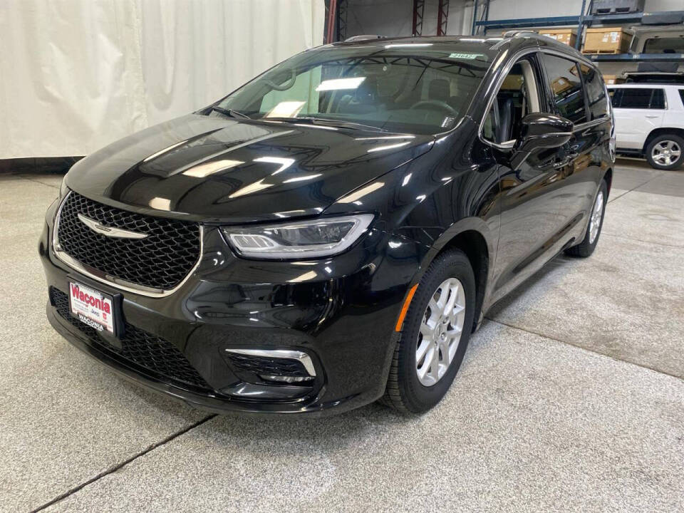 2022 Chrysler Pacifica for sale at Victoria Auto Sales in Victoria, MN