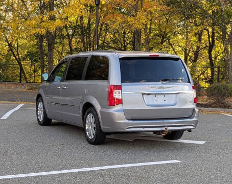 2013 Chrysler Town and Country Touring