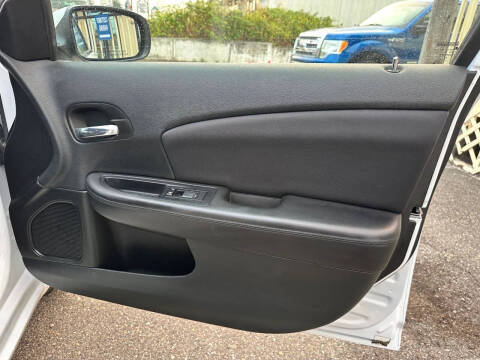 2013 Chrysler 200 LX