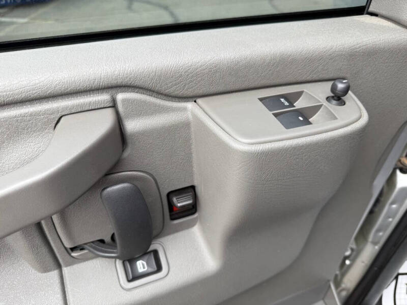2023 Chevrolet Express 3500