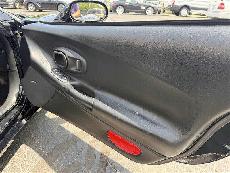 2004 Chevrolet Corvette