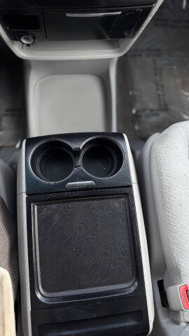 2012 Toyota Sienna LE 8-Passenger