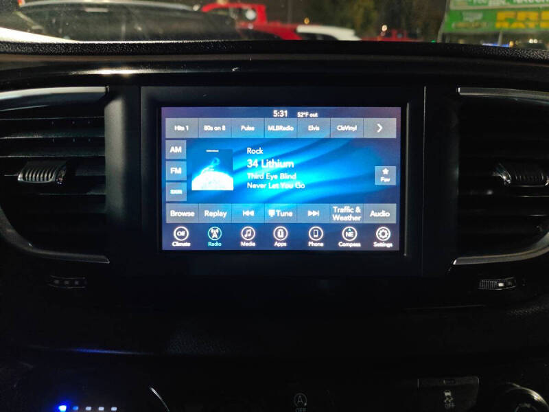 2021 Chrysler Voyager LXi