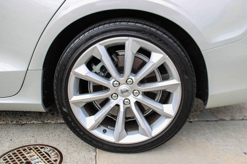 2020 Volvo V60 T5 Momentum