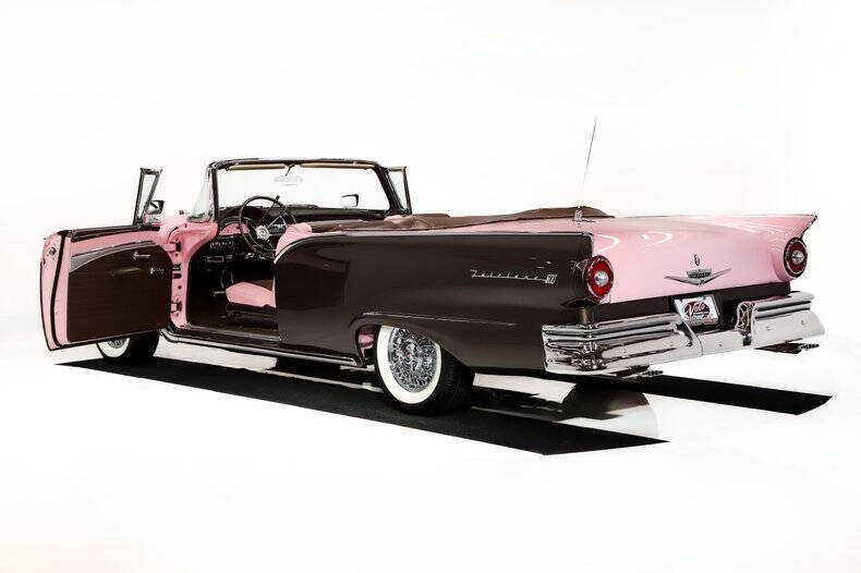 1957 Ford Fairlane