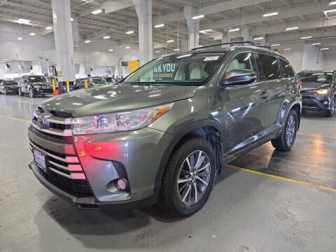 2018 Toyota Highlander for sale at Karmart in Burlington WA