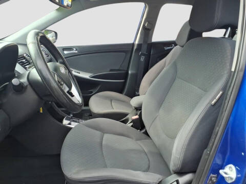 2013 Hyundai Accent SE
