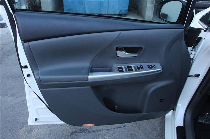 2012 Toyota Prius v Five