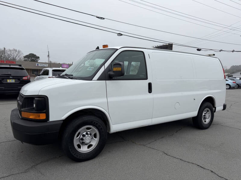 2016 Chevrolet Express Cargo Work Van's photo