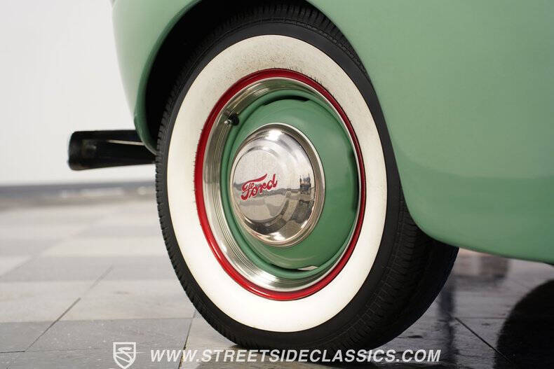 1941 Ford Super Deluxe