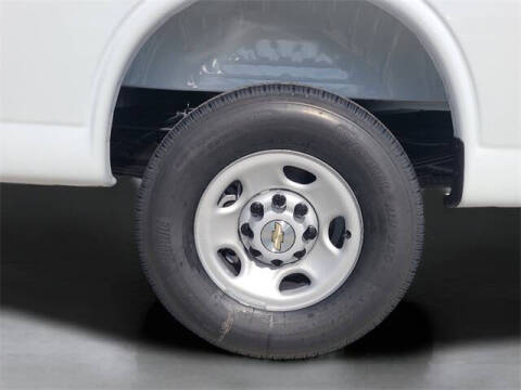 2025 Chevrolet Express 2500