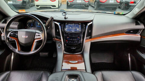 2018 Cadillac Escalade ESV Luxury