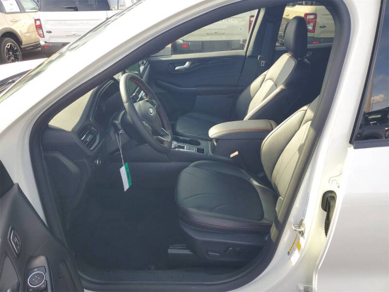 2026 Ford Escape Hybrid ST-Line Elite