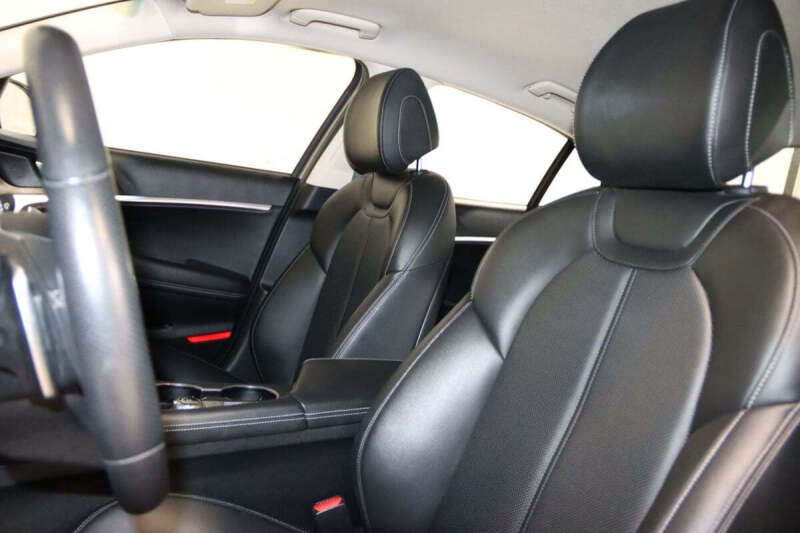 2023 Genesis G70