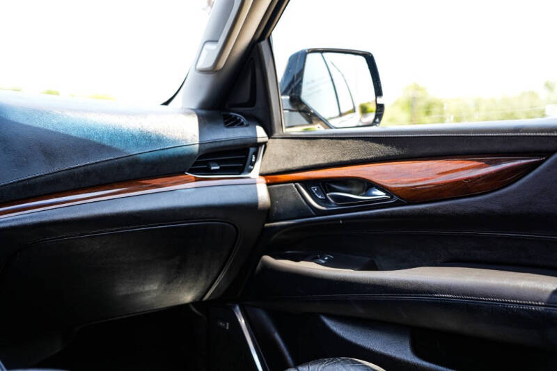 2016 Cadillac Escalade Standard