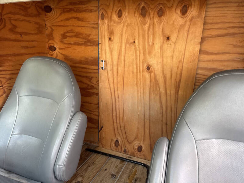 2003 Ford E-Series E-450 SD