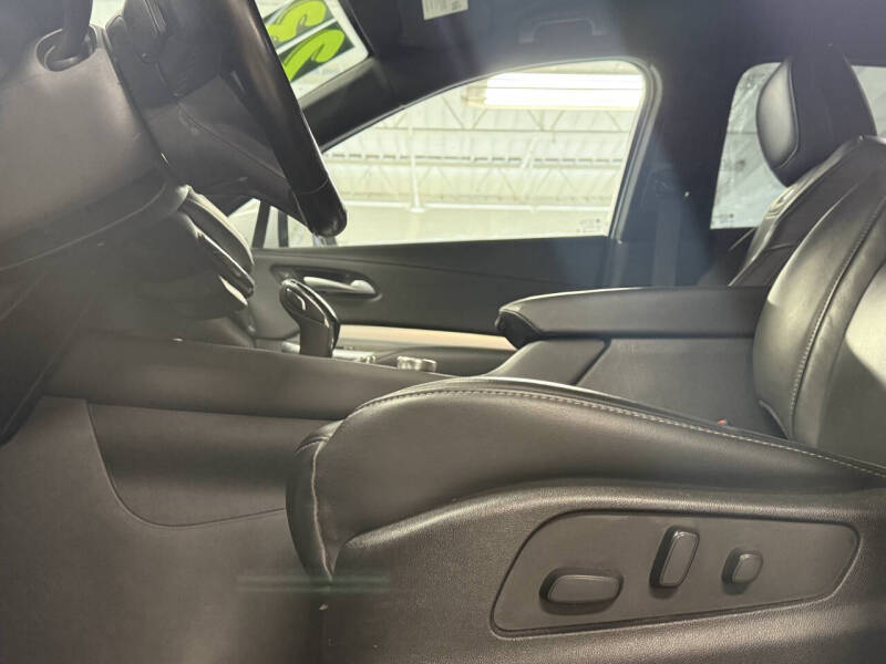 2023 Cadillac XT4 Premium Luxury