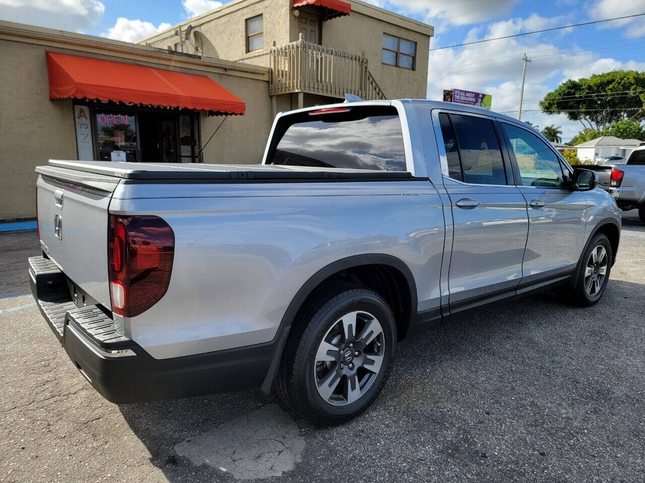 2018 HONDA Ridgeline Pickup - $29,999