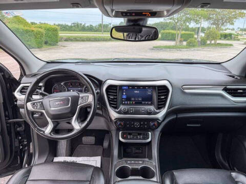 2022 GMC Acadia SLT