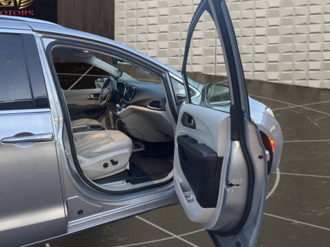 2021 Chrysler Pacifica Hybrid Touring L