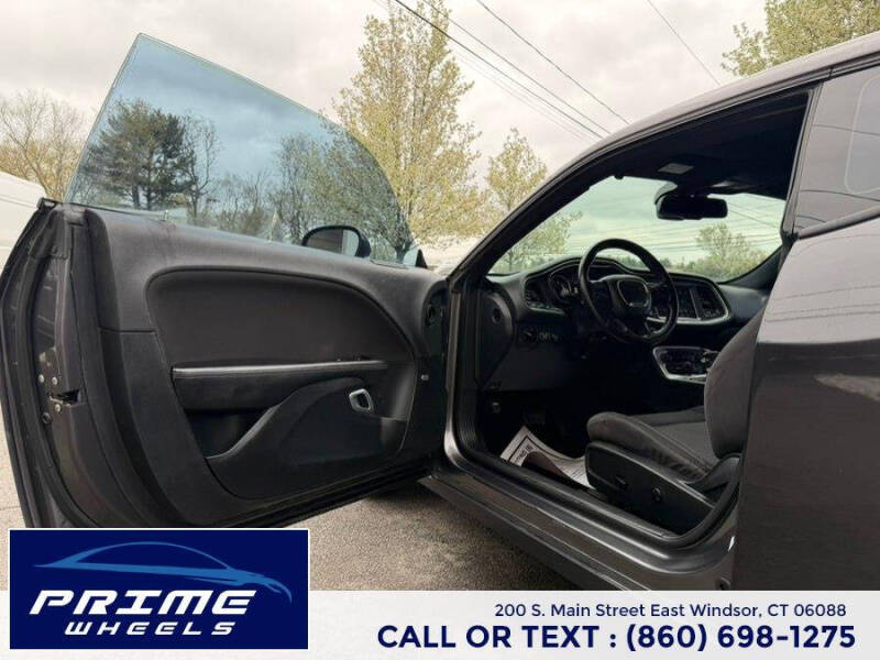 2015 Dodge Challenger SXT