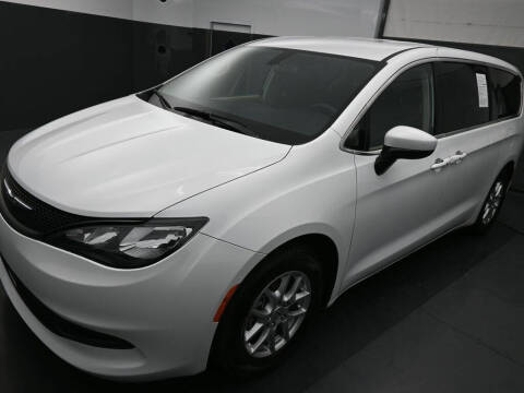 2022 Chrysler Voyager LX