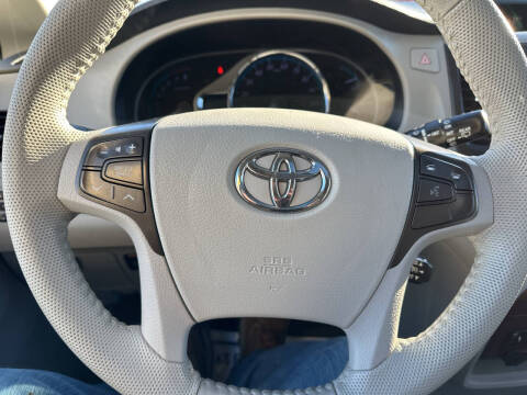 2013 Toyota Sienna XLE 8-Passenger