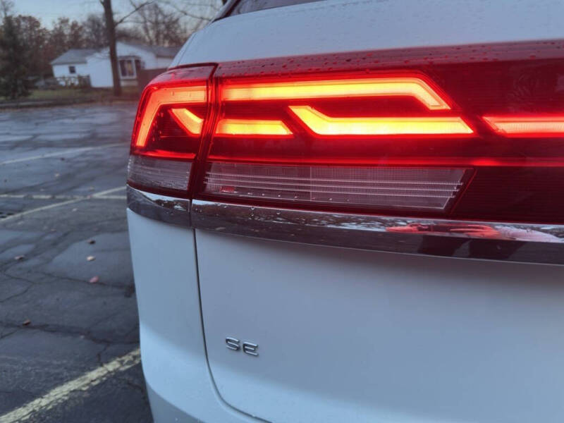 2024 Volkswagen Atlas Cross Sport SE 4Motion