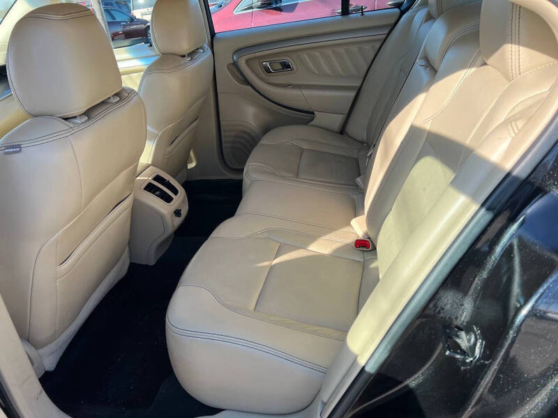 2014 Ford Taurus SEL