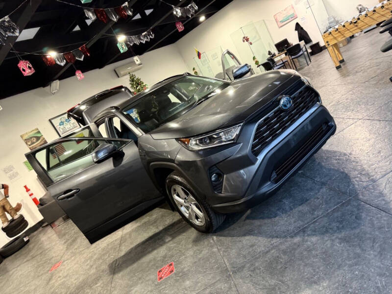 2021 Toyota RAV4 Hybrid XLE Premium