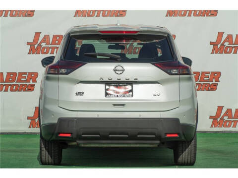 2024 Nissan Rogue SV