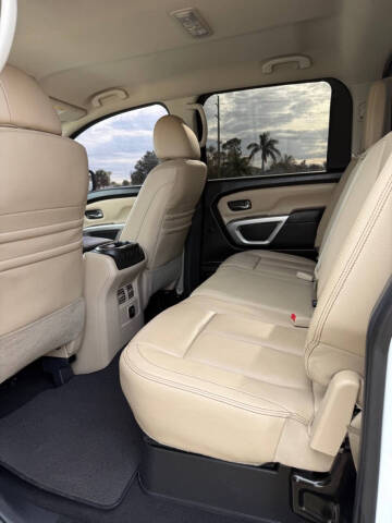 2017 Nissan Titan SV