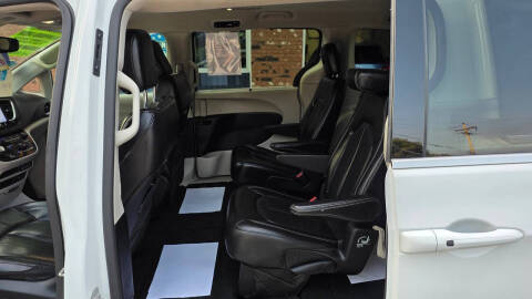 2022 Chrysler Pacifica Touring L