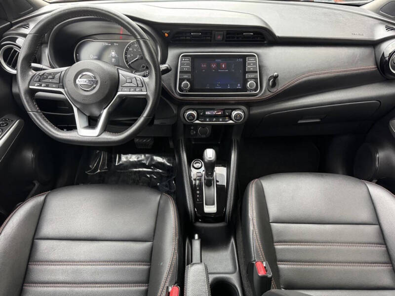 2020 Nissan Kicks SR