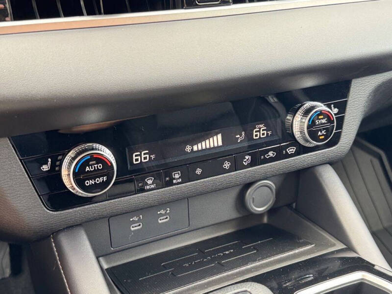 2025 Mitsubishi Outlander ES